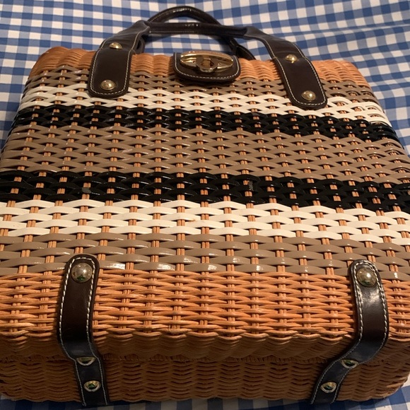 TRINA TURK WICKER BASKET BAG FIRM PRICE - Picture 10 of 11
